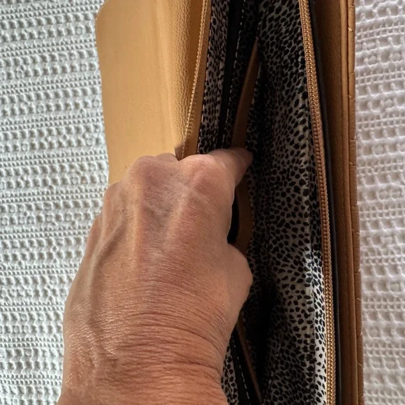 Tan Quilted Shoulder Bag with Gold Chain - Picture 11 of 12